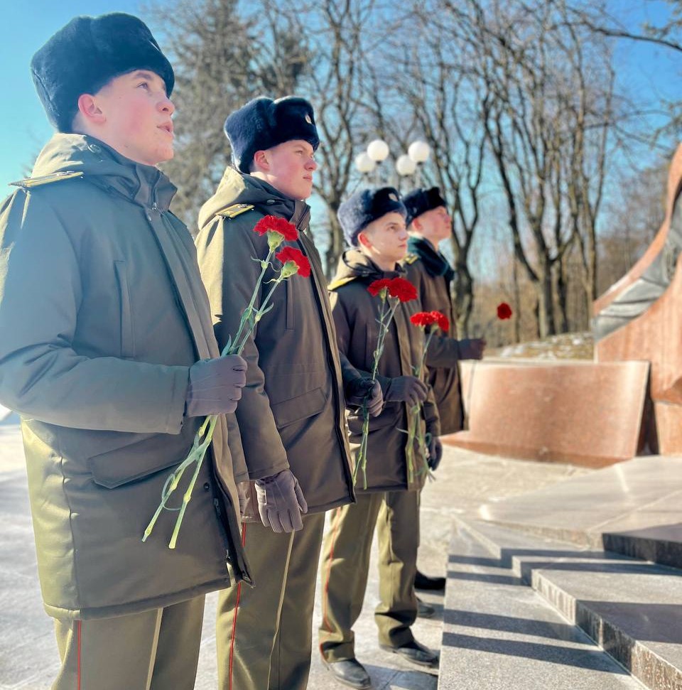 Памятник погибшим сотрудникам ОВД!